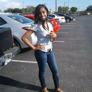 Meet your Posher, Cinthia